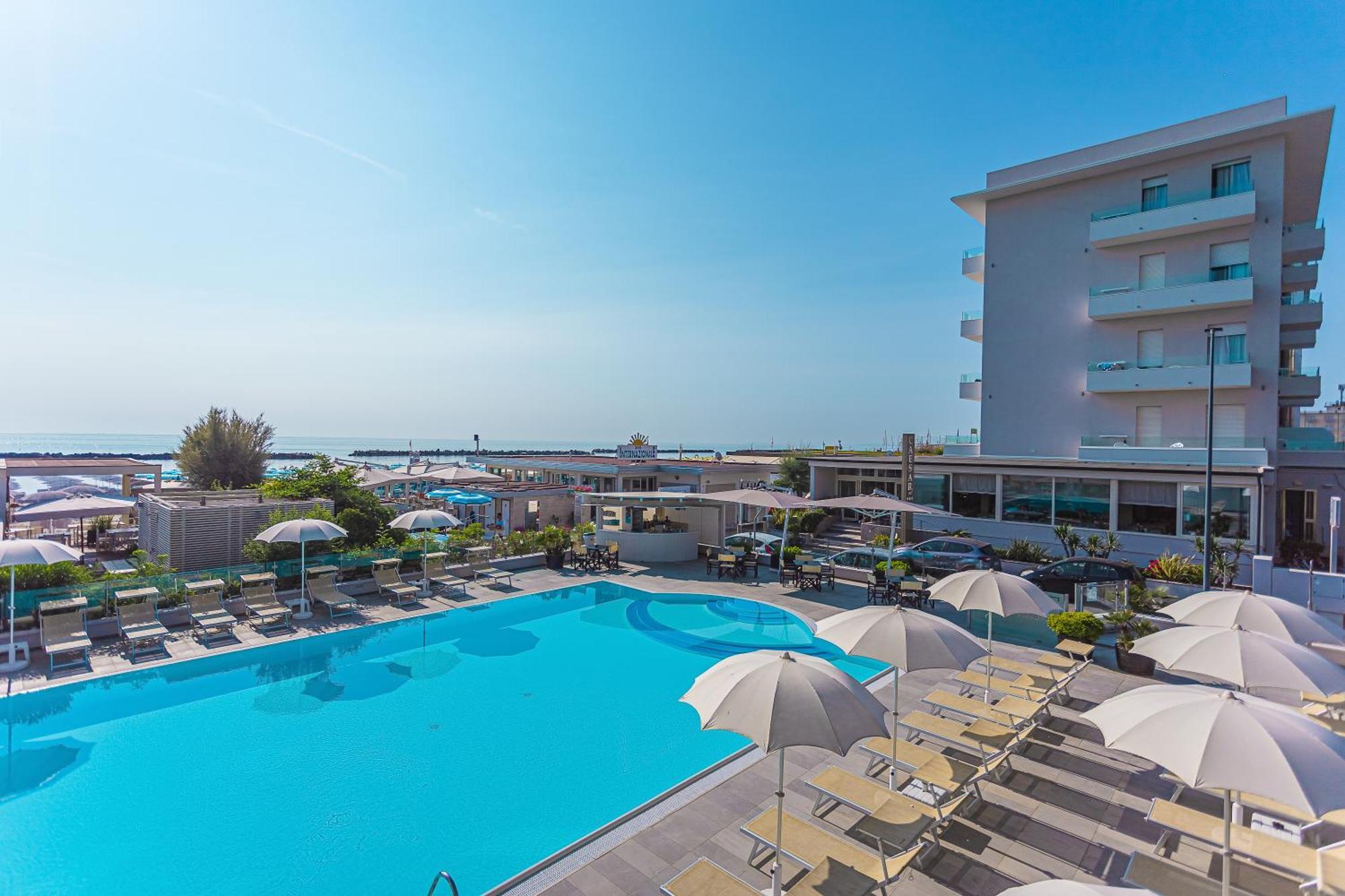Hotel Caesar ลิโด ดิ ซาวิโอ ภายนอก รูปภาพ